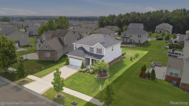 57909 Cider Mill Drive, New Hudson, MI 48165