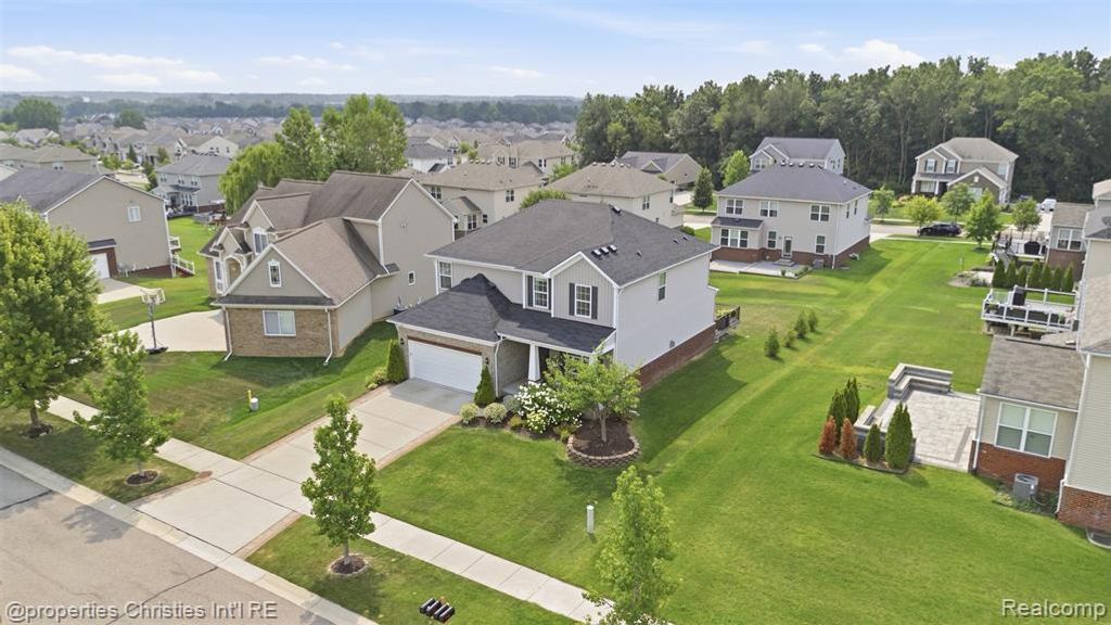 57909 Cider Mill Drive, New Hudson, MI 48165