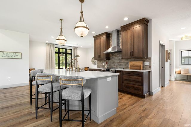 10700 Adams Road, Granger, IN 46530