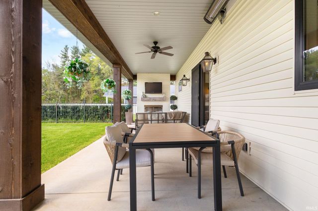 10700 Adams Road, Granger, IN 46530