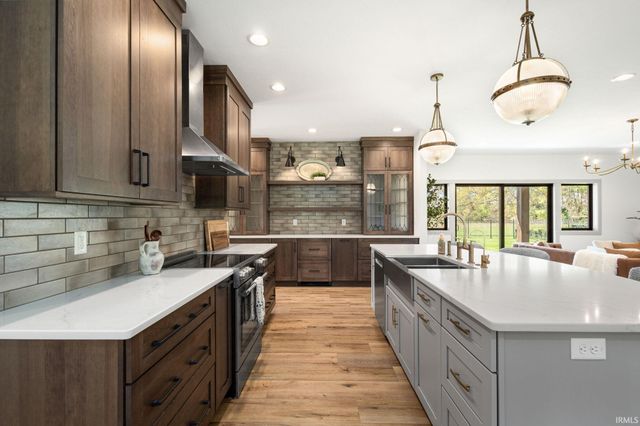 10700 Adams Road, Granger, IN 46530