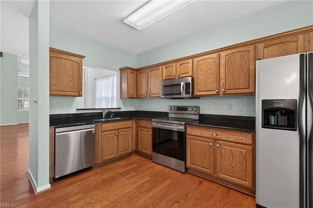 504 Sawgrass LN, Portsmouth, VA 23703