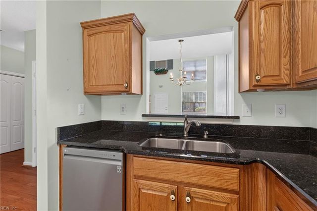 504 Sawgrass LN, Portsmouth, VA 23703