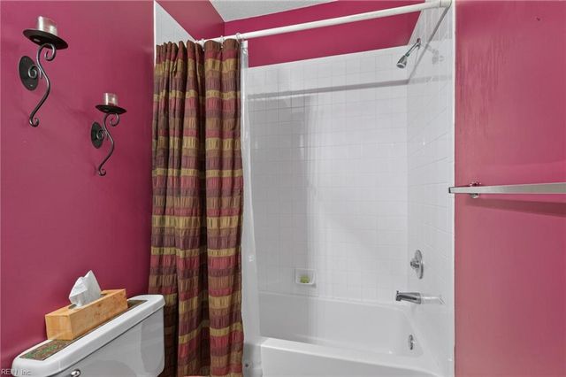 504 Sawgrass LN, Portsmouth, VA 23703