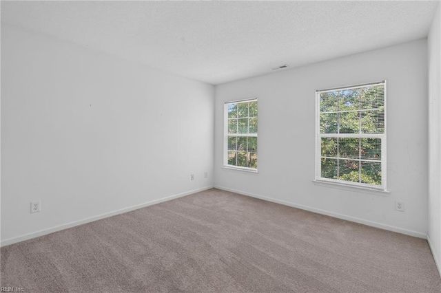504 Sawgrass LN, Portsmouth, VA 23703