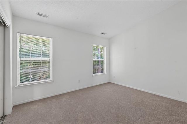 504 Sawgrass LN, Portsmouth, VA 23703
