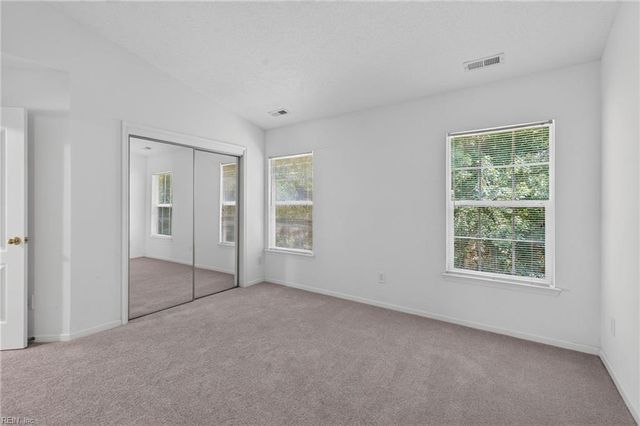 504 Sawgrass LN, Portsmouth, VA 23703