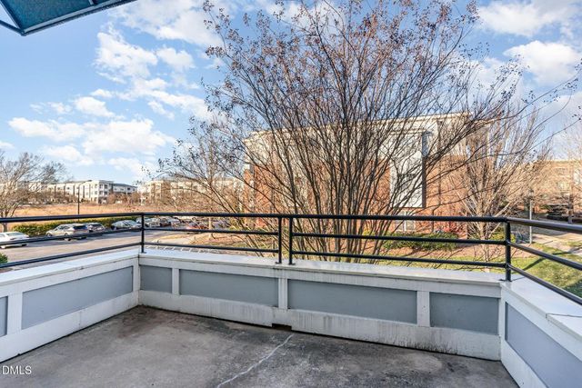 501 Finsbury 207, Durham, NC 27703