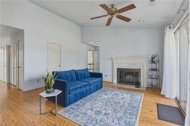 226 Island Cove CT C, Hampton, VA 23669