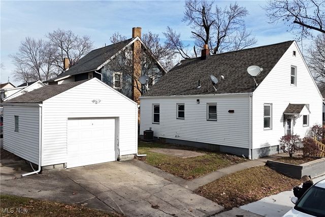 4340 Helena Avenue, Youngstown, OH 44512