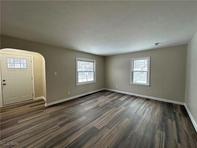 4340 Helena Avenue, Youngstown, OH 44512