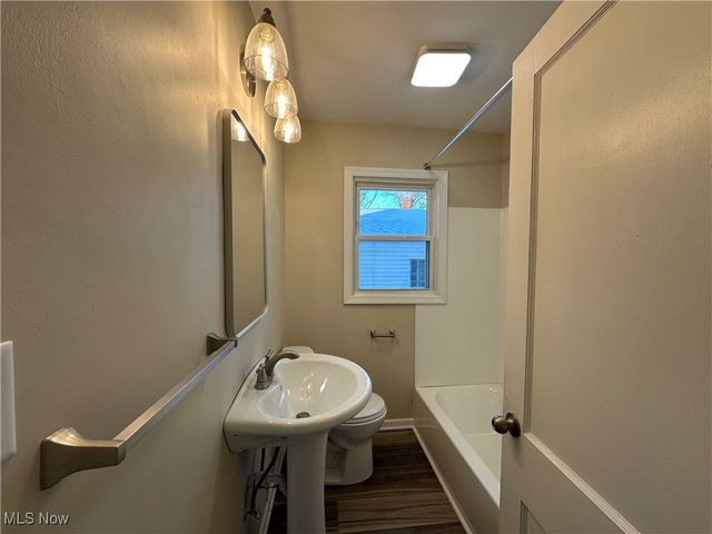 4340 Helena Avenue, Youngstown, OH 44512