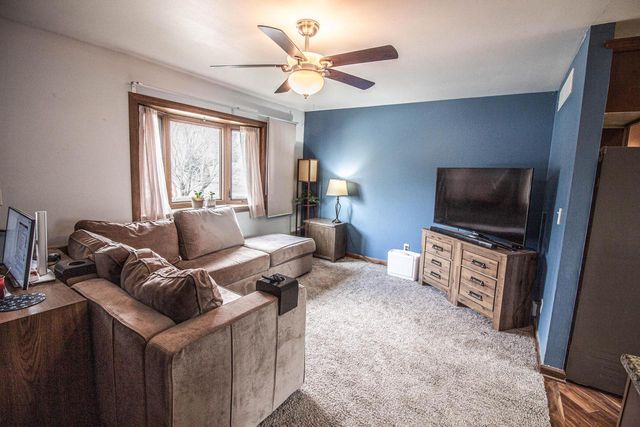 1489 Birch DRIVE, Waukesha, WI 53188