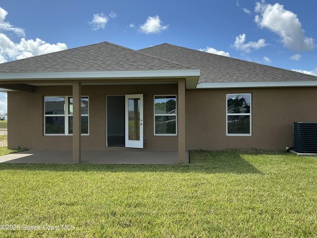 1128 Soleway Avenue NW, Palm Bay, FL 32907