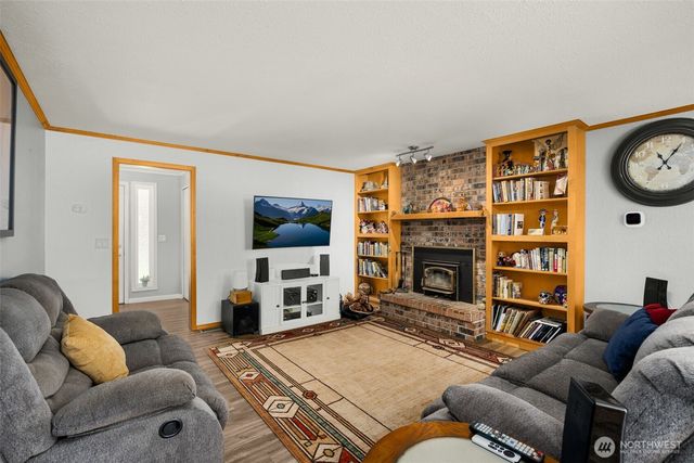 41604 218th Ave SE, Enumclaw, WA 98022