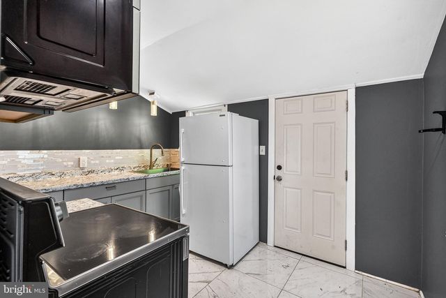 97 CHESTNUT ST, Salem, NJ 08079