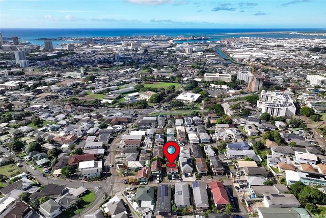 911 Luka Street, Honolulu, HI 96817