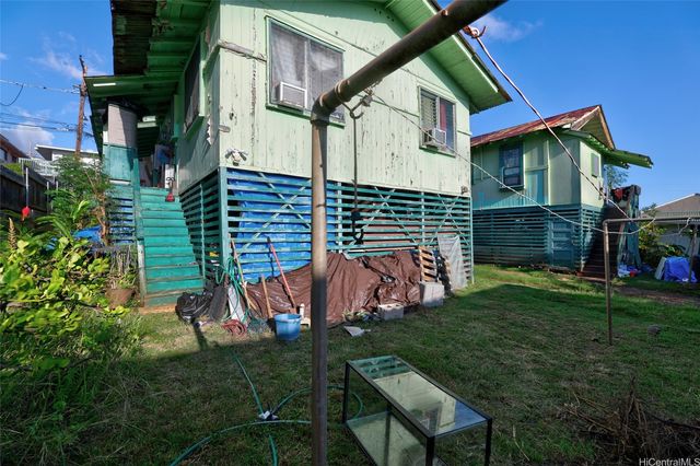 911 Luka Street, Honolulu, HI 96817