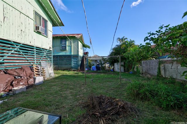 911 Luka Street, Honolulu, HI 96817