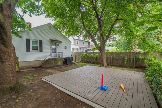 109 Fordson Ave, Cranston, RI 02910