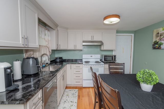 109 Fordson Ave, Cranston, RI 02910