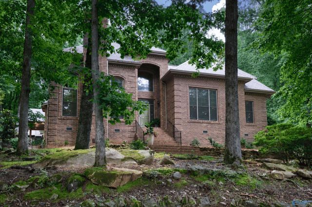 1273 Becket Drive SE, Huntsville, AL 35801