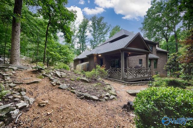 1273 Becket Drive SE, Huntsville, AL 35801