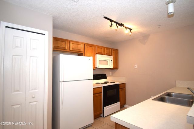 7920 MERRILL Road 1811, Jacksonville, FL 32277