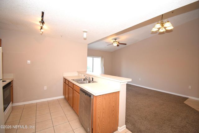 7920 MERRILL Road 1811, Jacksonville, FL 32277