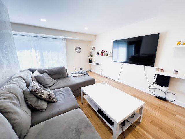 26 Cour Versaille Court 26, Palos Hills, IL 60465
