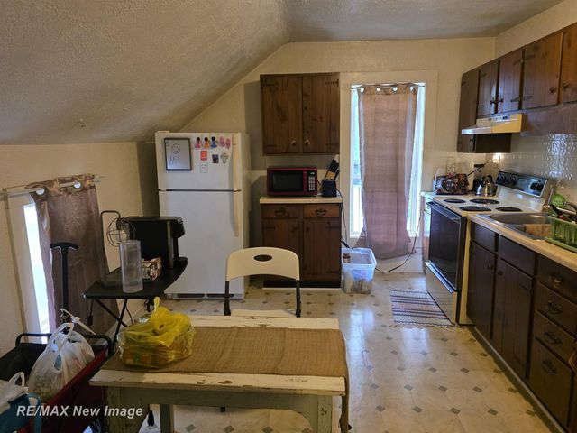 218 Lincoln Street, Chesaning, MI 48616