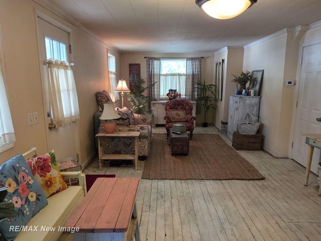 218 Lincoln Street, Chesaning, MI 48616