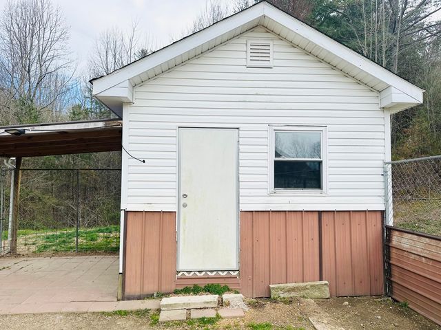 174 Collins Gibson Road, Manchester, KY 40962