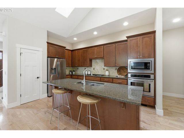 12261 Se BARI Ave, Happy Valley, OR 97086