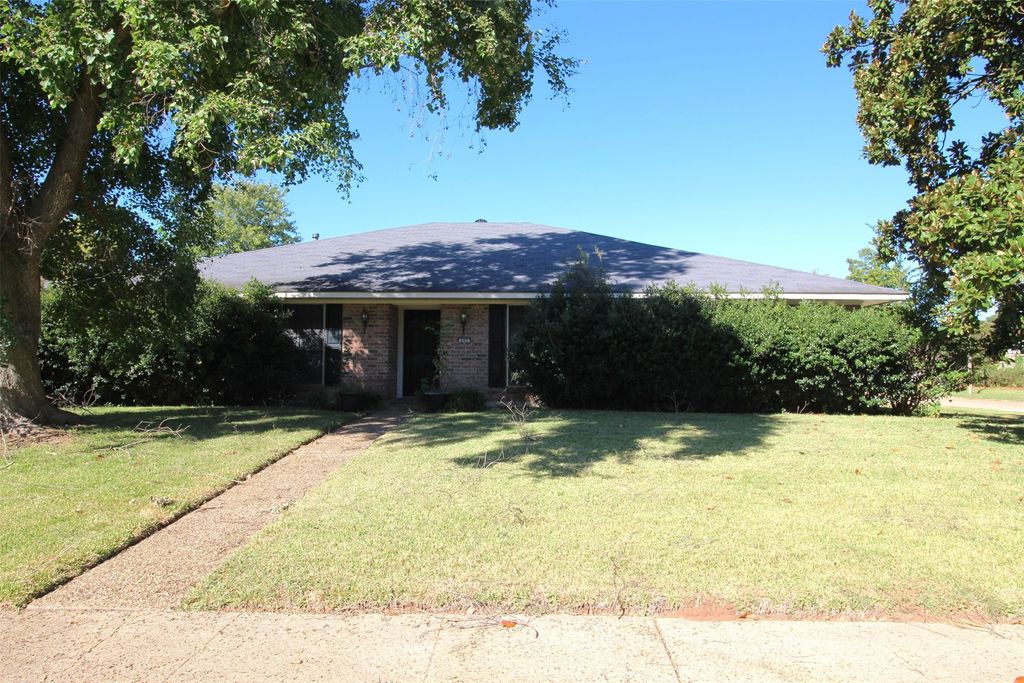 600 Rock Hollow Drive, Shreveport, LA 71115