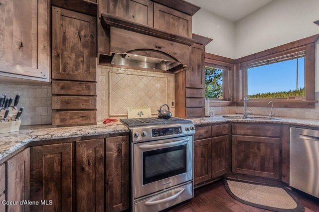 5071 S Fishhawk CT, Harrison, ID 83833