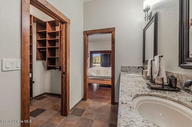 5071 S Fishhawk CT, Harrison, ID 83833