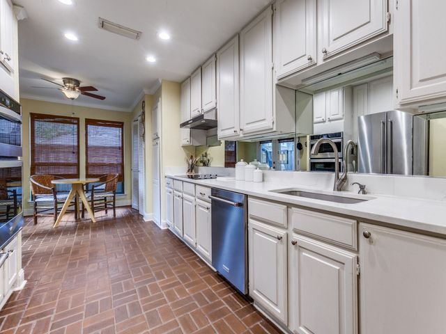 12275 Montego Plaza, Dallas, TX 75230