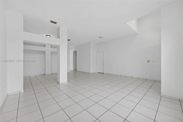 8852 NW 147th Ln, Miami Lakes, FL 33018