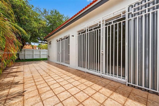 8852 NW 147th Ln, Miami Lakes, FL 33018