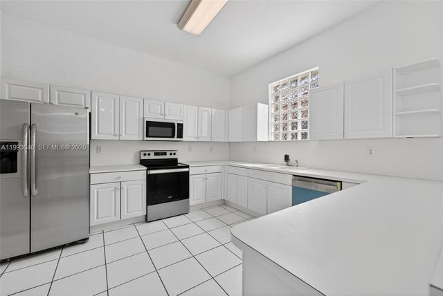 8852 NW 147th Ln, Miami Lakes, FL 33018