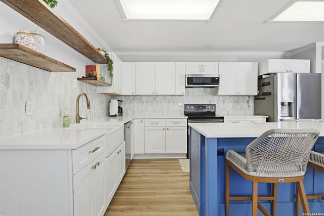 9520 CANTURA CRST, San Antonio, TX 78250
