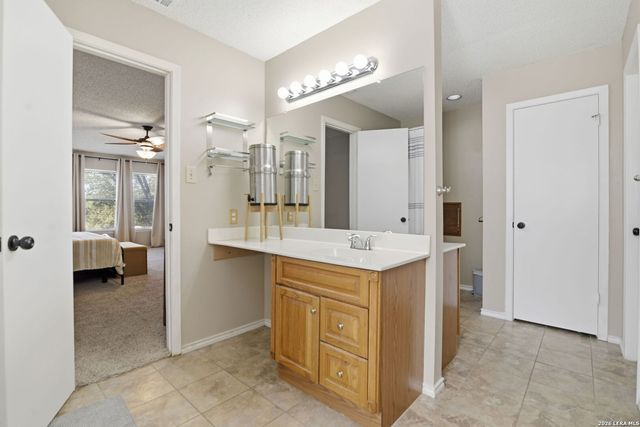 9520 CANTURA CRST, San Antonio, TX 78250