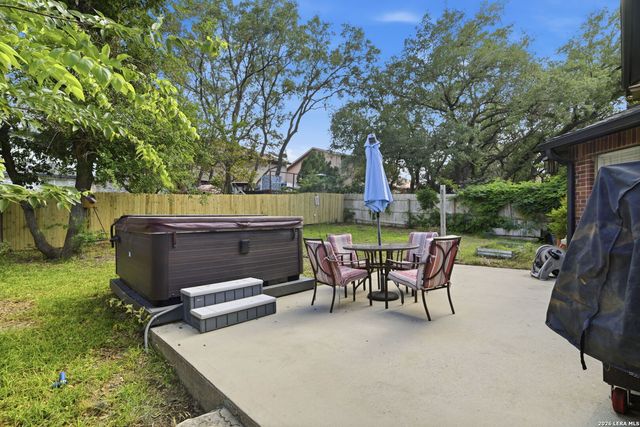 9520 CANTURA CRST, San Antonio, TX 78250
