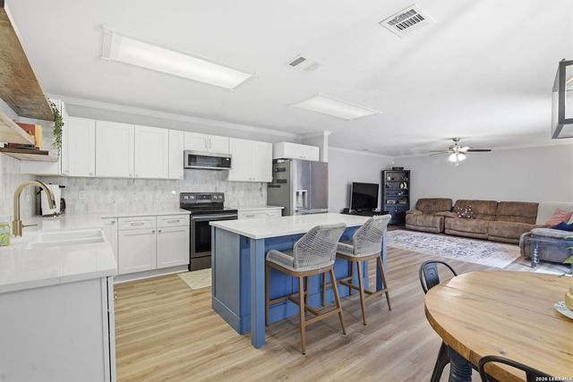 9520 CANTURA CRST, San Antonio, TX 78250