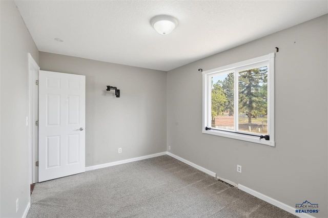627 Fairmont PL, Rapid City, SD 57701
