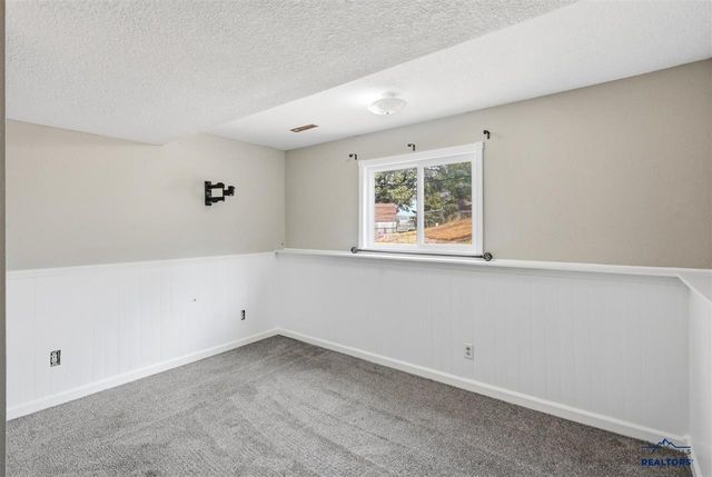 627 Fairmont PL, Rapid City, SD 57701