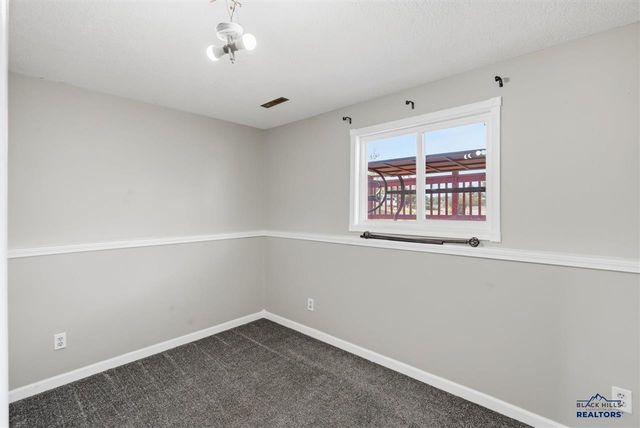 627 Fairmont PL, Rapid City, SD 57701
