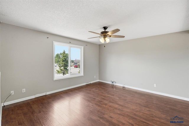 627 Fairmont PL, Rapid City, SD 57701