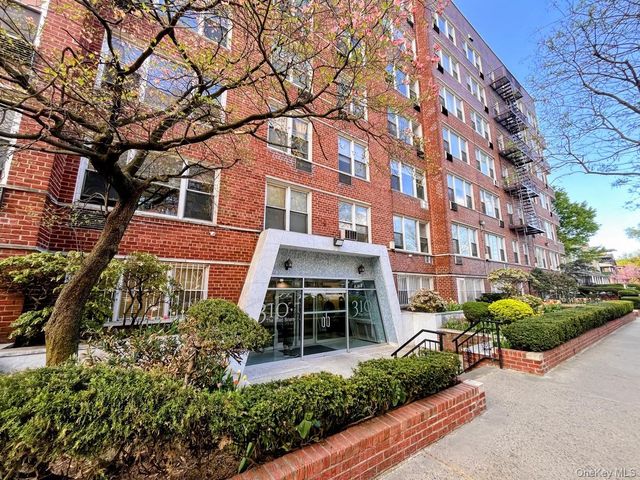 310 Beverley Road 4L, Brooklyn, NY 11218